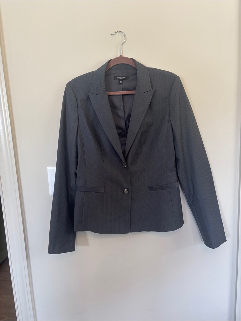 Ann Taylor Women’s Gray Pinstripe Single-Button Blazer